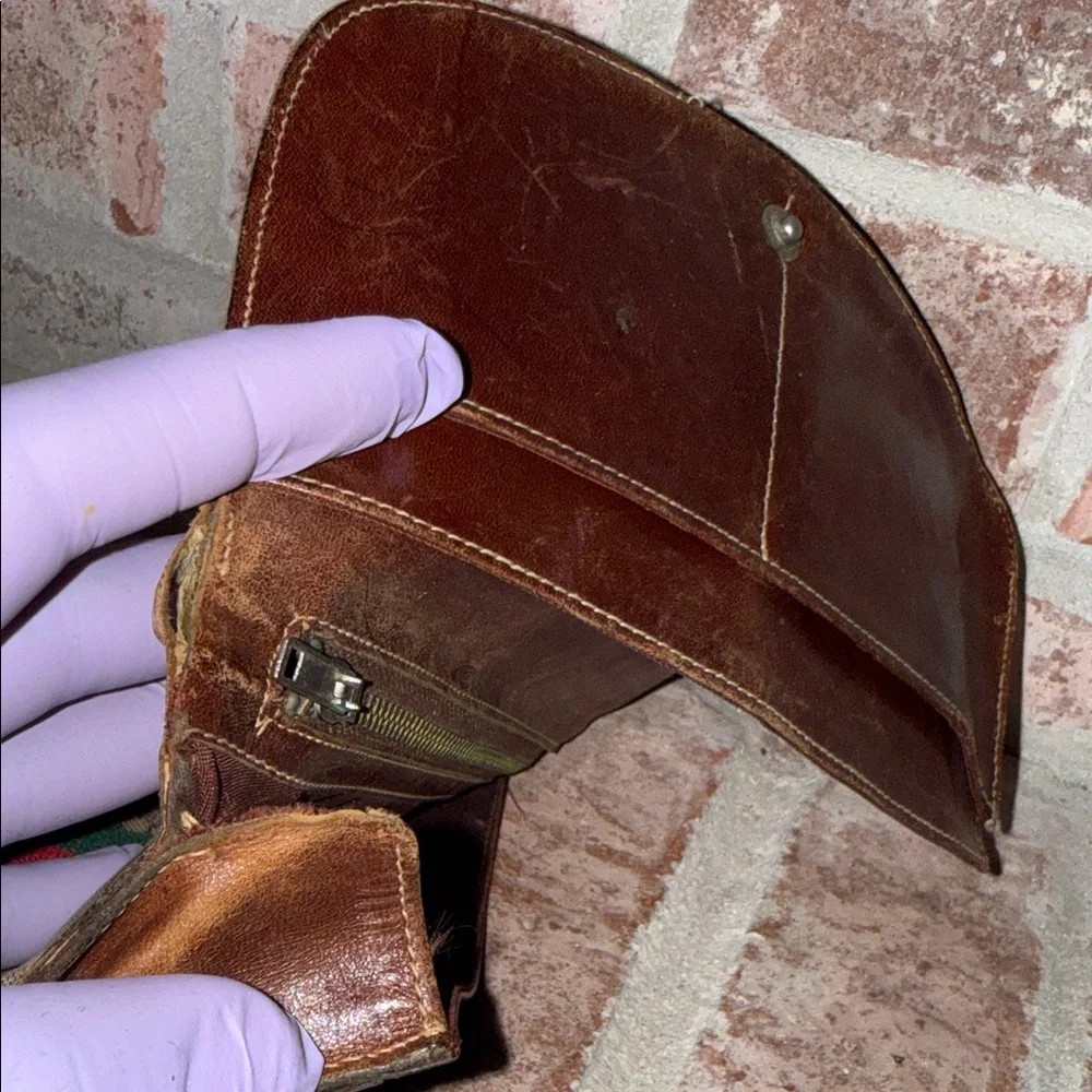 Vintage Gucci Brown Monogram Clutch with Green & Red Web Stripe - Picture 6 of 13